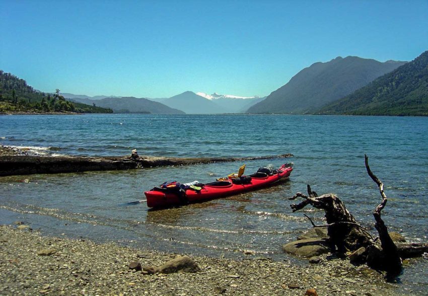 Expedicion en Kayak a los Fiordos Isla Llancahue