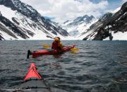 Travesia en Kayak a la Laguna del Inca comenzando a remar Travesia en Kayak a la Laguna del Inca comenzando a remar