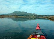 Travesía y kayak surf en las Salinas de Pullally vistas desde el Kayak Travesía y kayak surf en las Salinas de Pullally vistas desde el Kayak