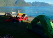 Expedicion en Kayak a los Fiordos campamento Isla Llancahue