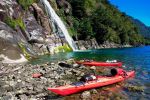 Expedicion en Kayak a los Fiordos Cascada Quintupeu