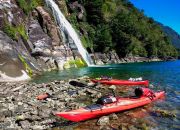Expedicion en Kayak a los Fiordos Cascada Quintupeu