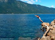 Circunnavegación en Kayak al Lago Caburgua clavadista Circunnavegación en Kayak al Lago Caburgua clavadista